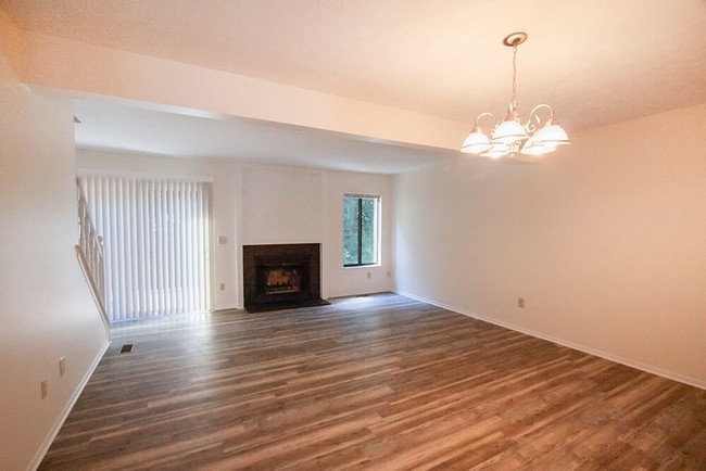 Living Room - Westerville Villas-Spacious condo