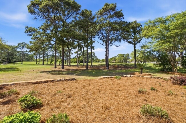 Building Photo - 47 Country Club Dr E