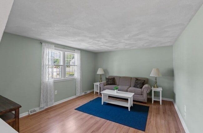 Building Photo - 58 Brandon St