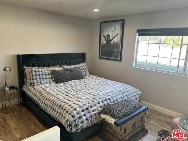 Building Photo - 18640 Collins St