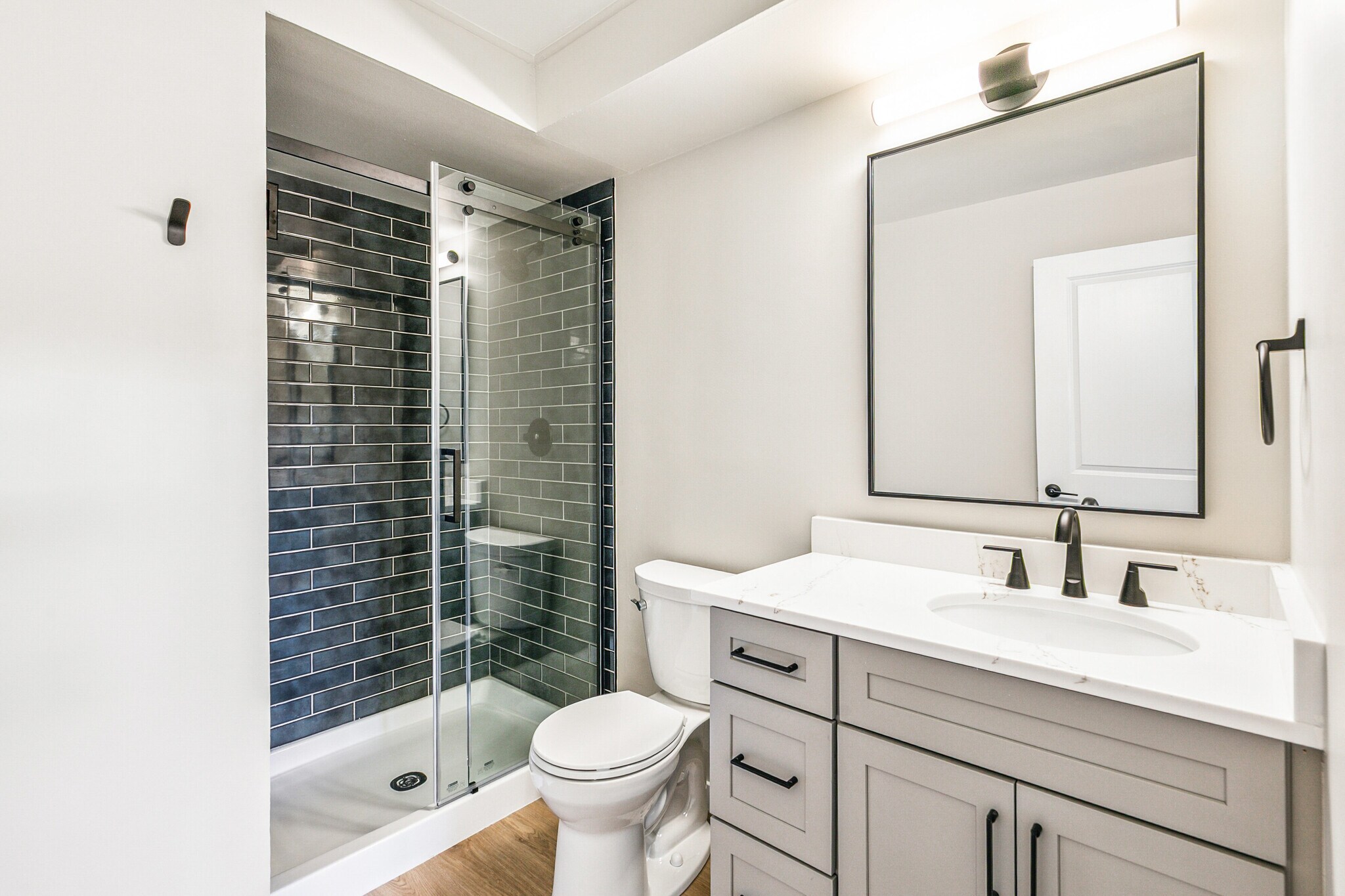 Building Photo - 725 S Alton Way