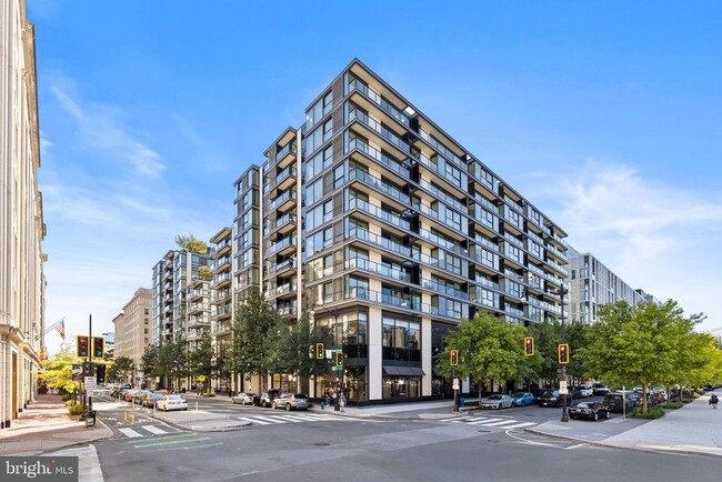 Building Photo - 920 I St NW
