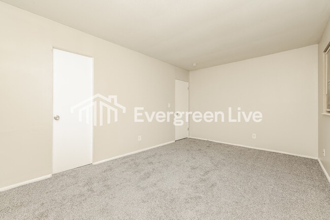 Building Photo - 340 Madora Ave