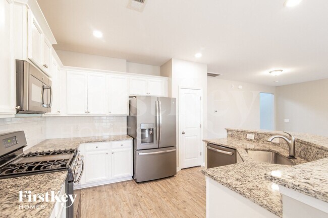 Building Photo - 758 Redbud Ln