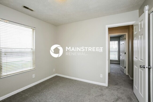 Building Photo - 3 Bedroom Pet-Friendly Home in Brownsburg, IN with Main Street Renewal