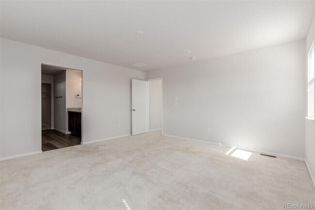 Building Photo - 3827 N Grand Baker Ct