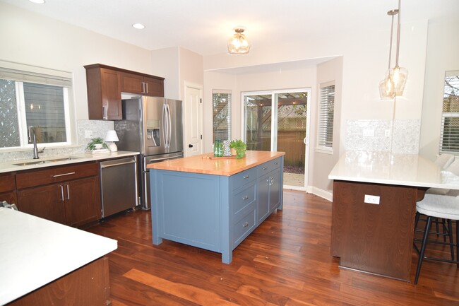 Building Photo - 21524 SW Parkin Ln