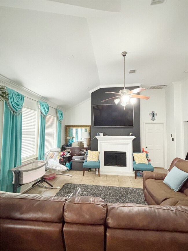 Building Photo - 9614 Pine Bank Ct