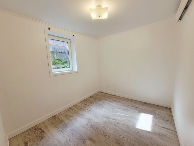 Building Photo - 294