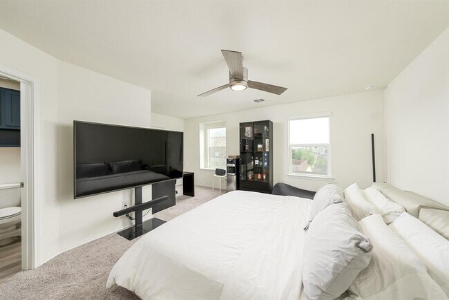 Building Photo - 7105 Gray Catbird Dr