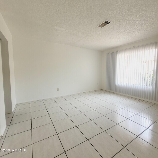 Building Photo - 4424 N 53rd Ln