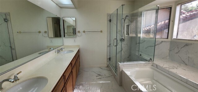 Building Photo - 1170 Loxley Pl