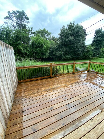 Back deck and yard - 2534 Oliver Rd