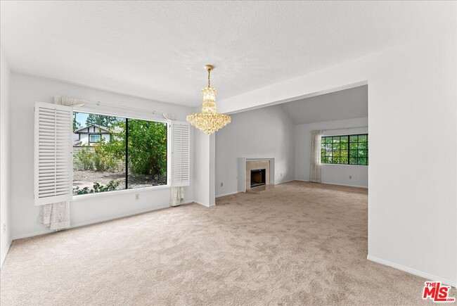 Building Photo - 6911 Sunset Ridge Ct