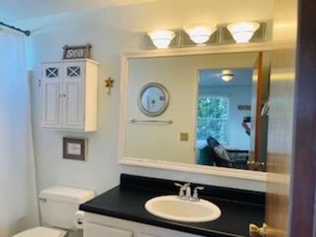 Building Photo - Fully Furnished Studio with Ocean Views!