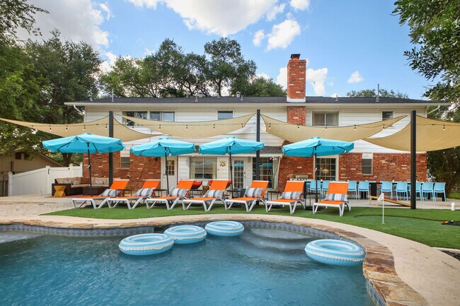 Building Photo - 5410 King Richard St