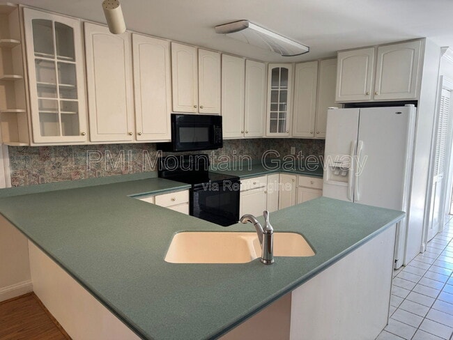 Building Photo - 73 Birdie Ln