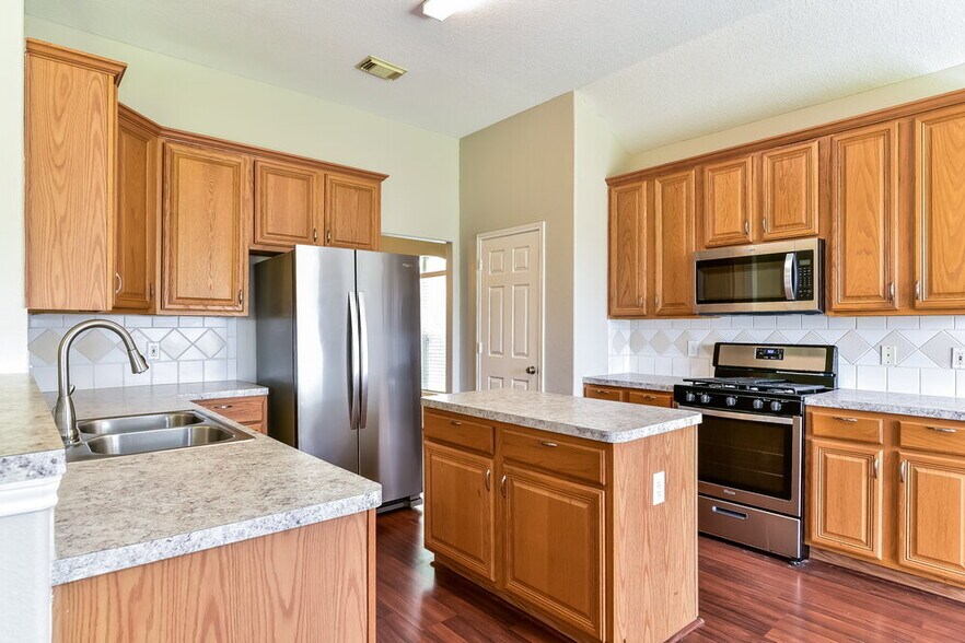 Building Photo - 2730 Hazy Creek Dr