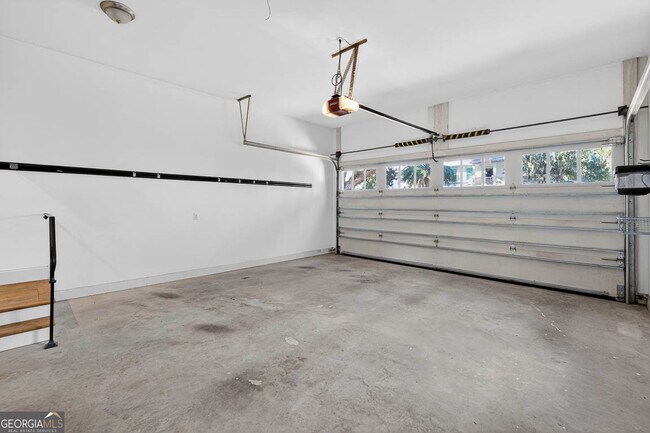 Building Photo - 1030 Village Oaks Ln
