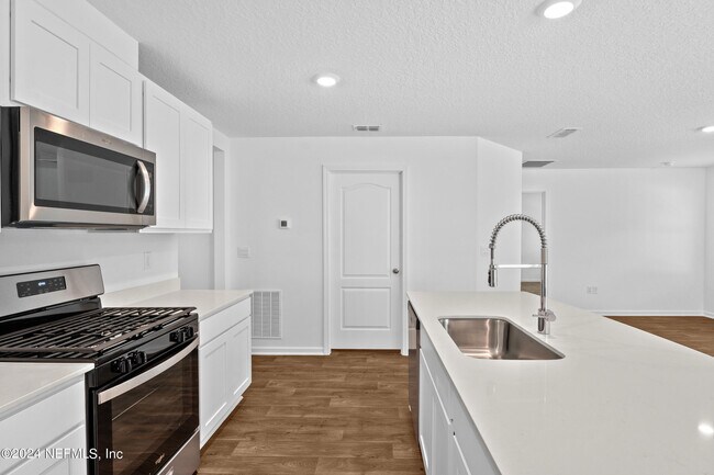Building Photo - 353 Ardila Cir