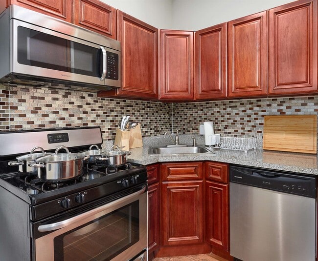 Building Photo - 67 Oakland Ave