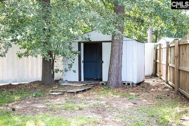 Building Photo - 33 Oak Lake Ct