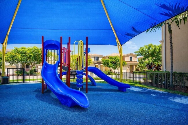 Building Photo - 909 NE 193rd Terrace