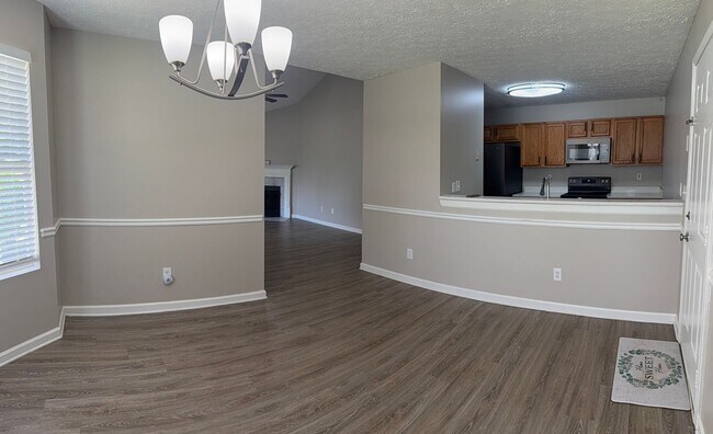 Building Photo - Immaculately Clean 3Bed/2Bath home for lease in Jonesboro