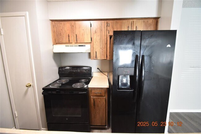 Building Photo - 228 Thorntree Pl