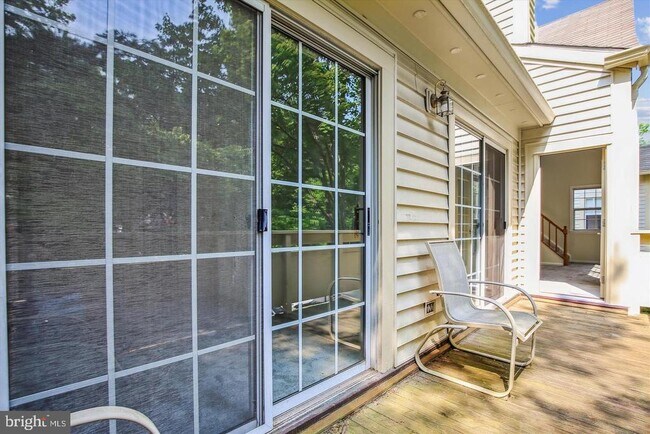 Building Photo - 2224 Springwood Dr