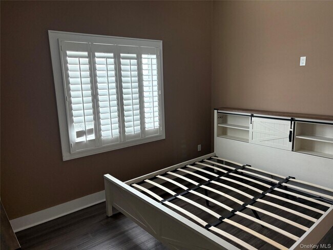 Building Photo - 2 Bay 9th St