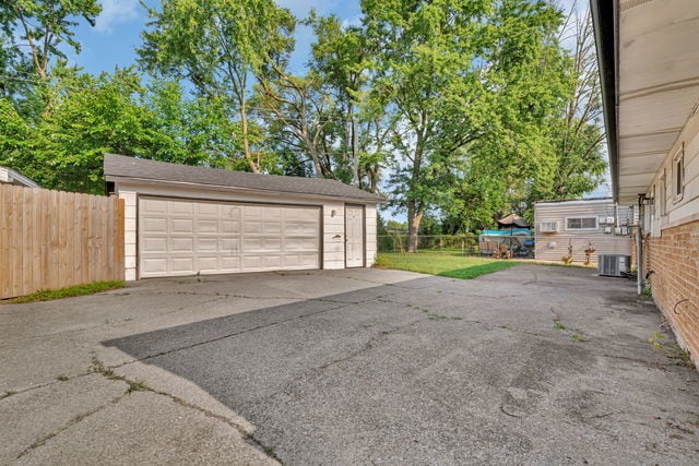 Building Photo - 1512 Lincoln Pl