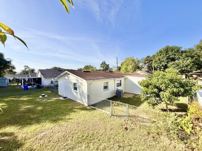 Building Photo - 1221 Jewel Ave