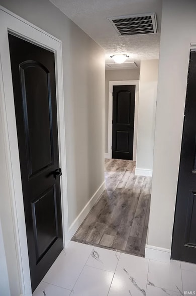 Building Photo - 916 E Dixon St