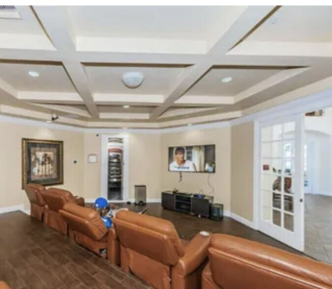 Building Photo - 2249 Portofino Pl