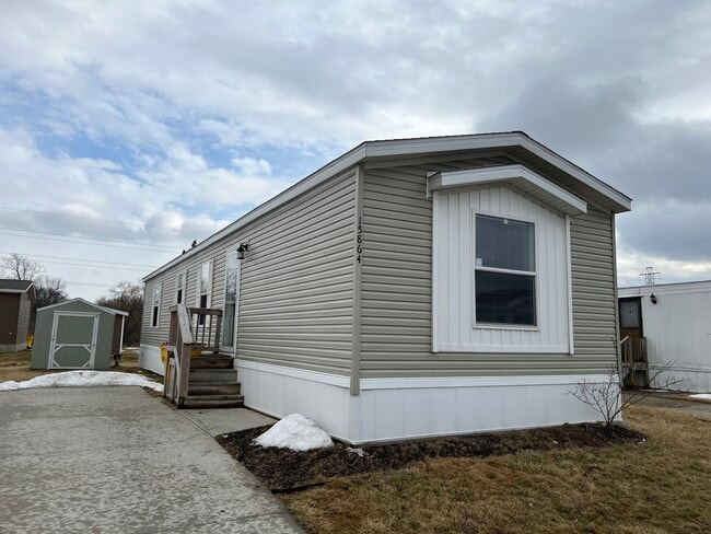 Building Photo - 15864 Marentette Dr