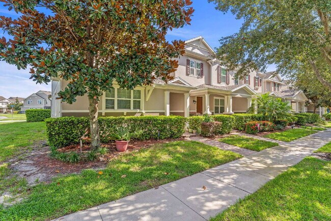 Building Photo - Spacious 3-Bed, 2.5 Bath End Unit Townhome in Windermere with 2 Car Garage!