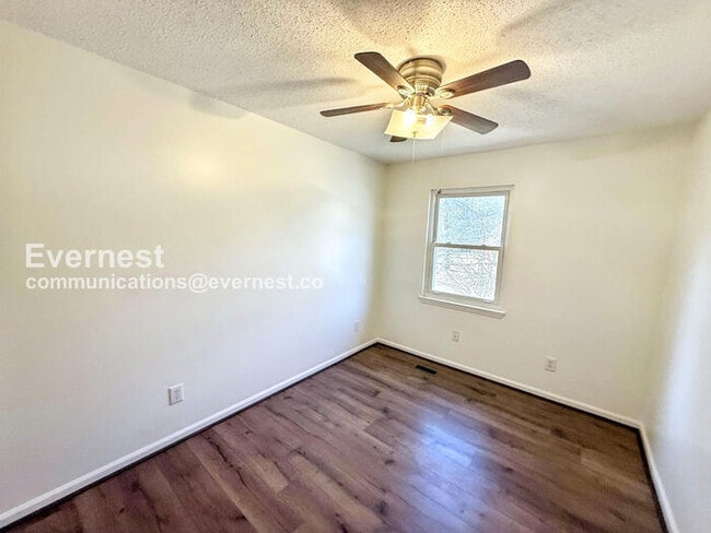 Building Photo - 6941 Suburban Terrace