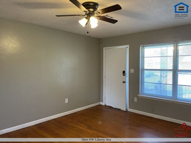 Building Photo - 5804 NW Liberty Ave