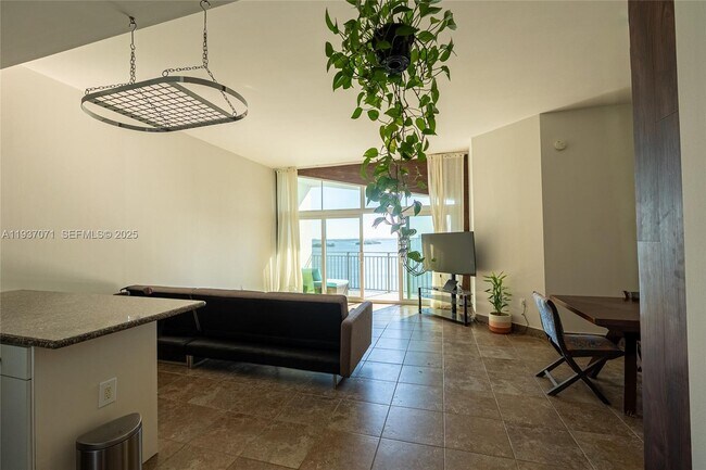 Building Photo - 770 NE 69th St