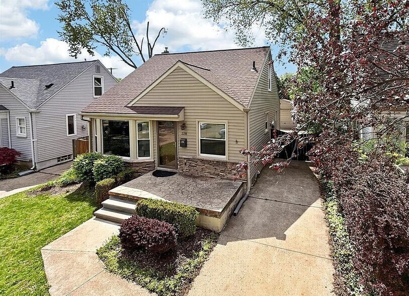 Building Photo - 3311 Ellwood Ave