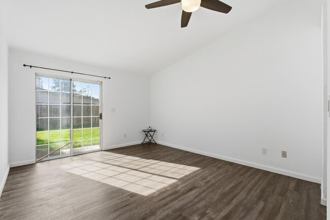 Building Photo - 3345 W Stuart Ave