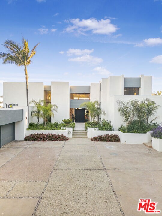 Building Photo - 30020 Morning View Dr