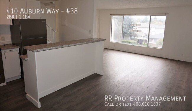 Building Photo - Updated 2-Level Condo in Desirable Complex!