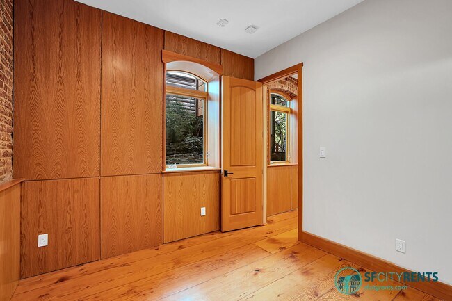 Building Photo - Intimate Super-Lux Home in Zen Garden Sett...