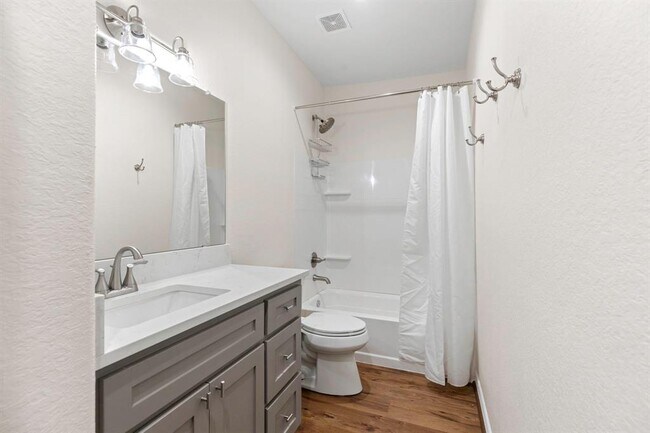 Building Photo - 1303 Aransas St