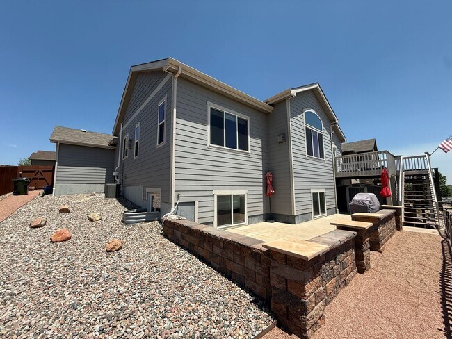 Building Photo - Immaculate 4 Bed 3 Bath Ranch Style Home With Amazing Views & 3 Car Garage in Peyton!!!