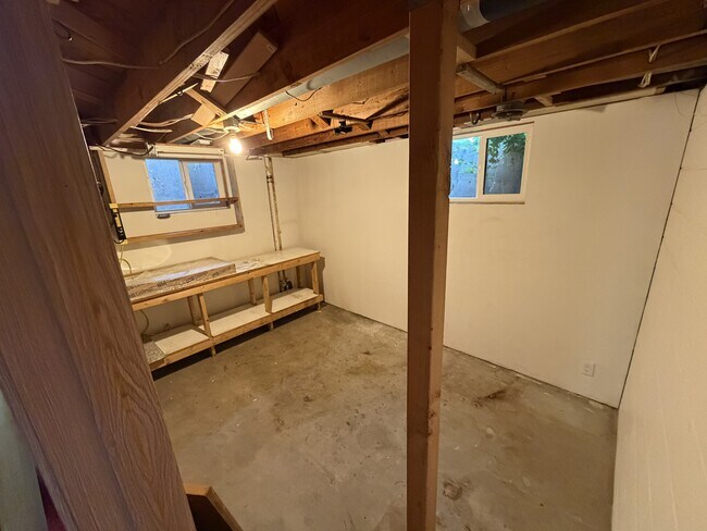 Building Photo - 3340 Hillside St