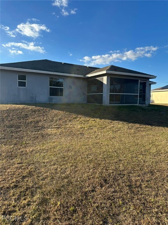 Building Photo - 395 Palomar Ave