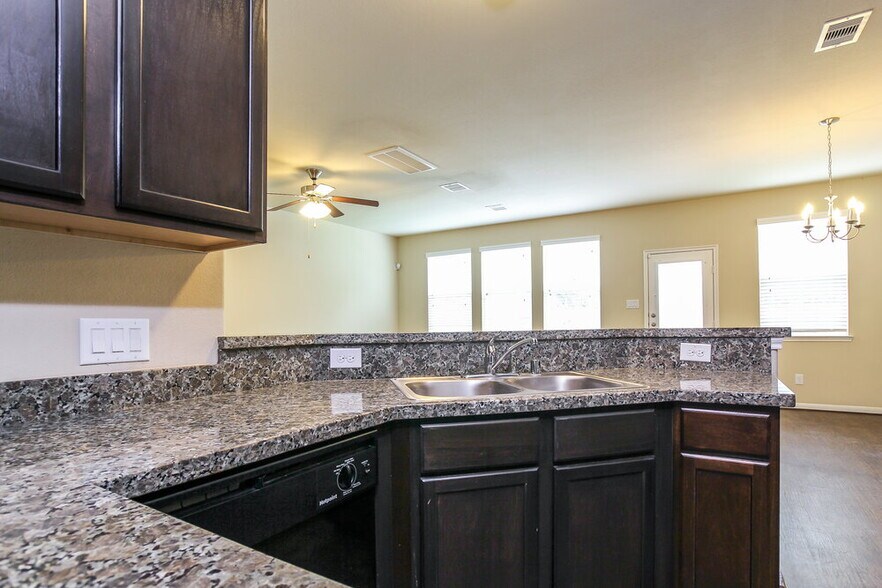 Building Photo - 13050 Rose Landing Dr